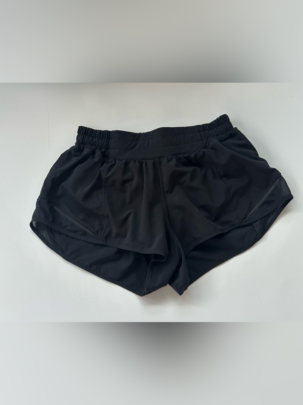 Lululemon Hotty Hot High-Rise Lined Shorts 2.5” Black Size 4 - Picture 3 of 6